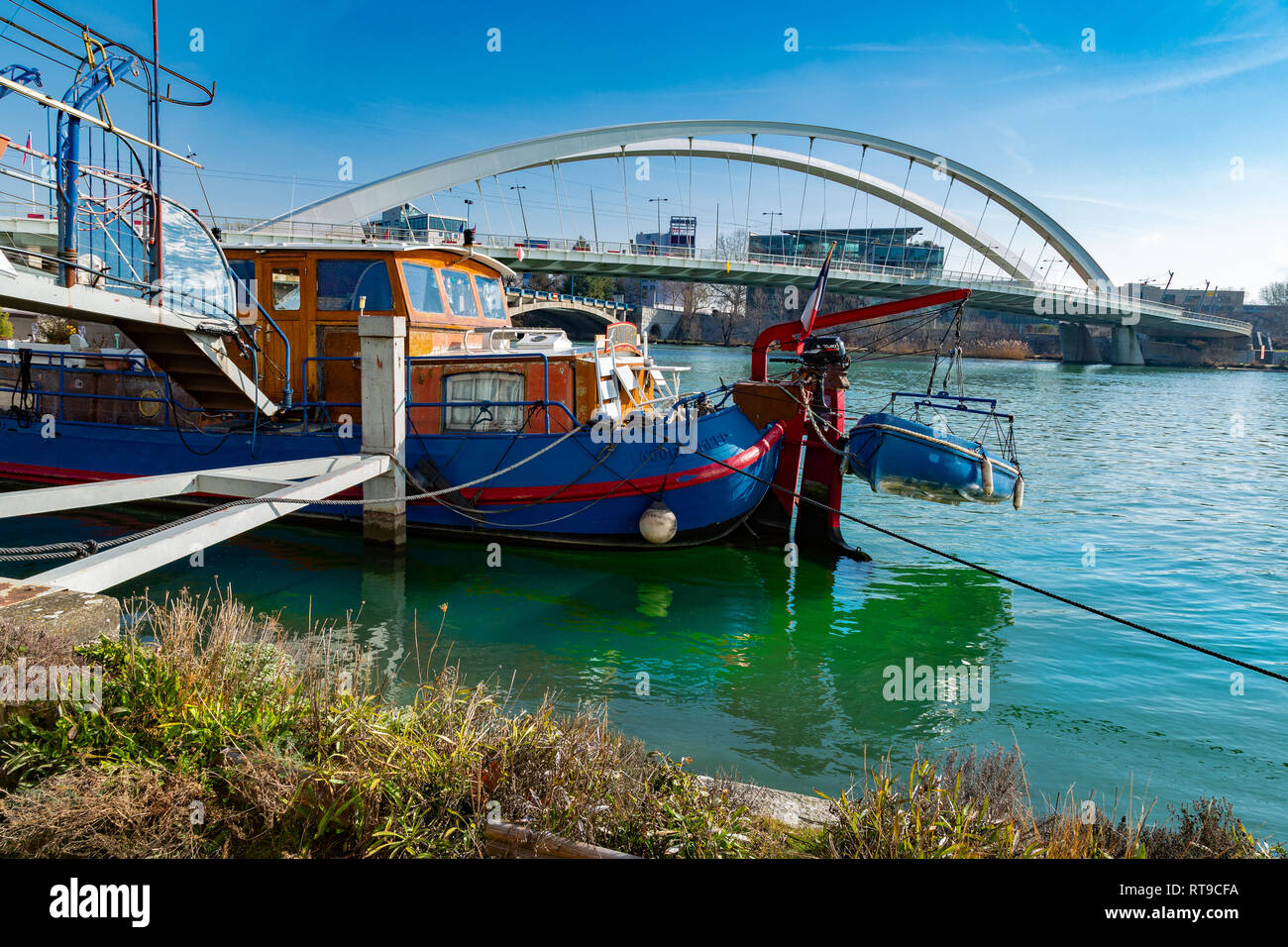 House boat sul fiume Rodano, Lyon Foto Stock