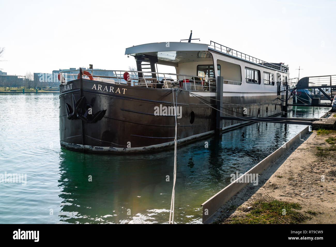 House boat sul fiume Rodano, Lyon Foto Stock