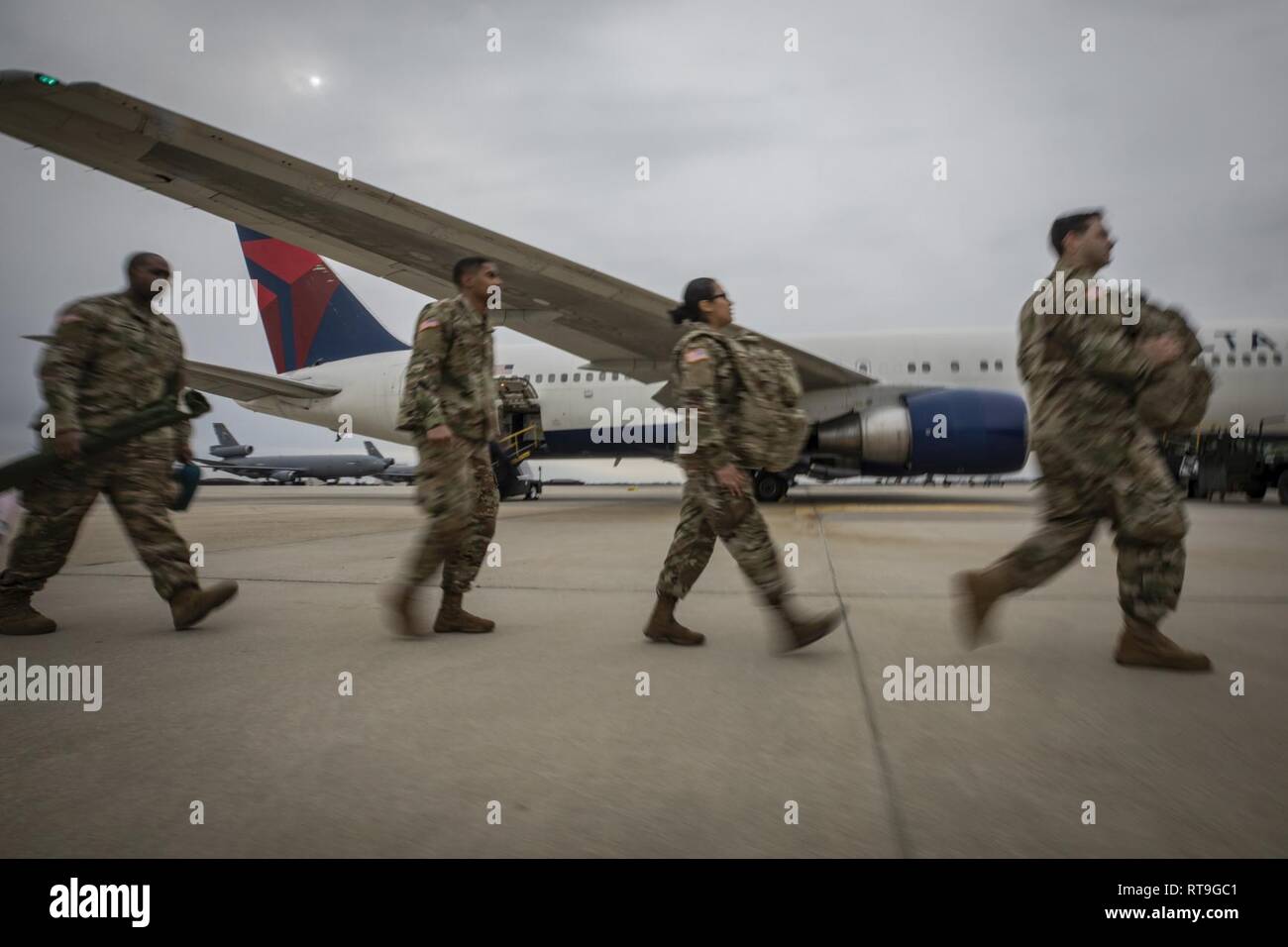 Stati Uniti I soldati dell esercito con il New Jersey e la Guardia Nazionale di 1-114esimo reggimento di fanteria Foto Stock