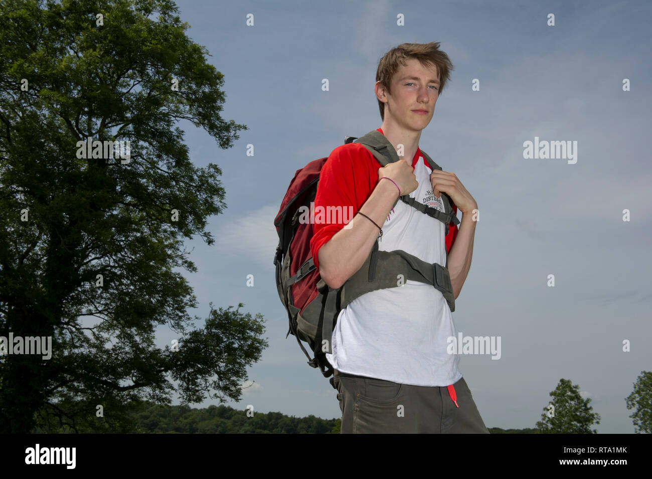 Un viaggio studente, fotografati con il ponte sospeso di Clifton, Bristol, Regno Unito Foto Stock