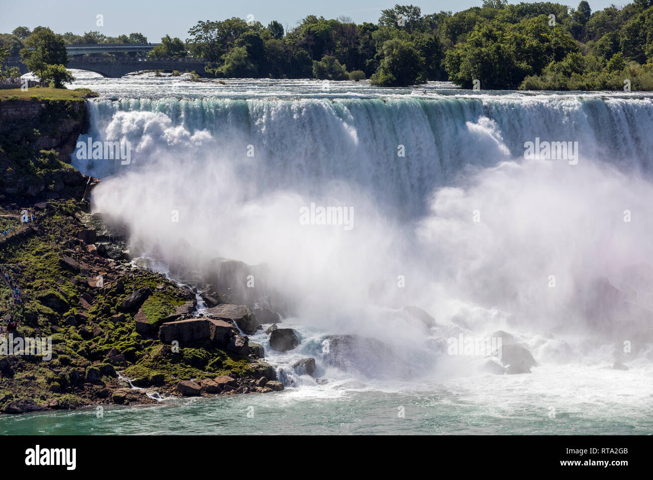 NIAGARA Falls, Ontario, Canada - 25 giugno 2018: la splendida vista del turbolento cascate del Niagara in estate Foto Stock