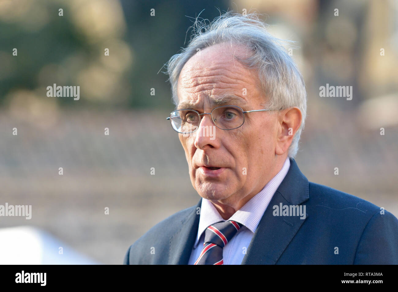Pietro osso MP (Cost: Wellingborough) essendo intervistato su College Green, Westminster, Feb 2019 Foto Stock