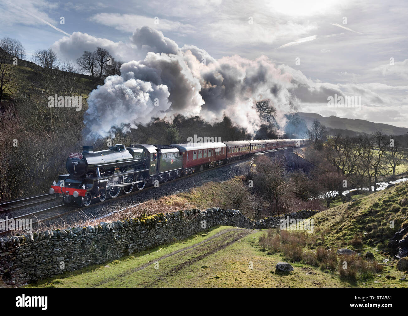 Locomotiva a vapore " Bahamas " traina un railtour sul Settle-Carlisle linea ferroviaria, dall'Keighley e vale la pena di valle ferroviaria a Carlisle. Foto Stock