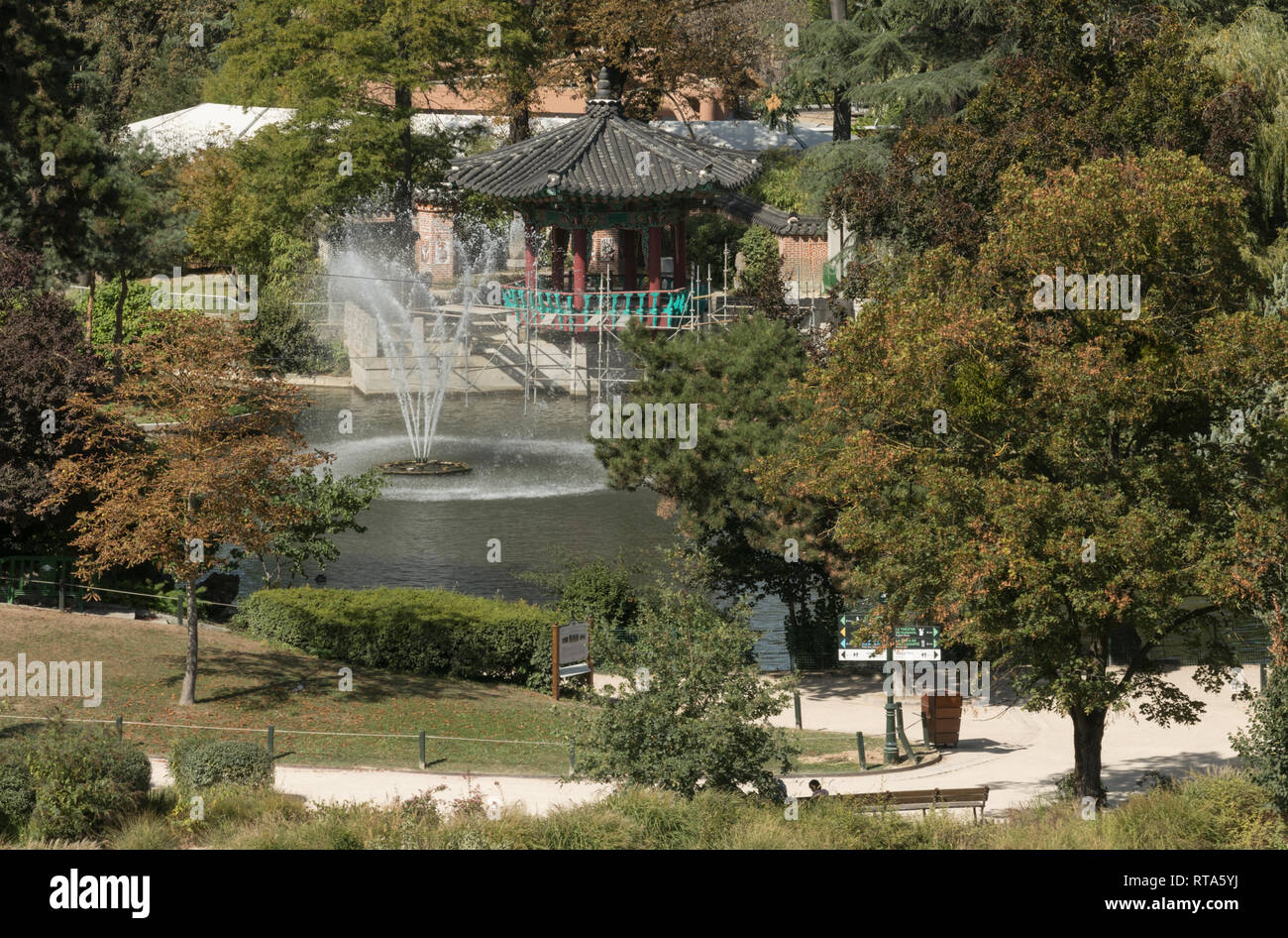 Il Jardin d'Acclimatation, è stato recentemente ristrutturato per reintrodurre questa parigino di attrazione turistica al suo antico splendore. Foto Stock