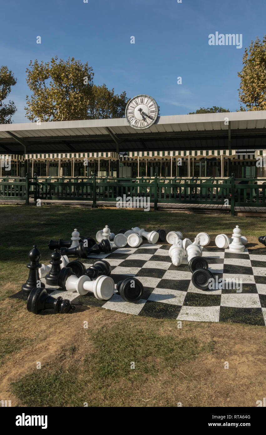 Il Jardin d'Acclimatation, è stato recentemente ristrutturato per reintrodurre questa parigino di attrazione turistica al suo antico splendore. Foto Stock