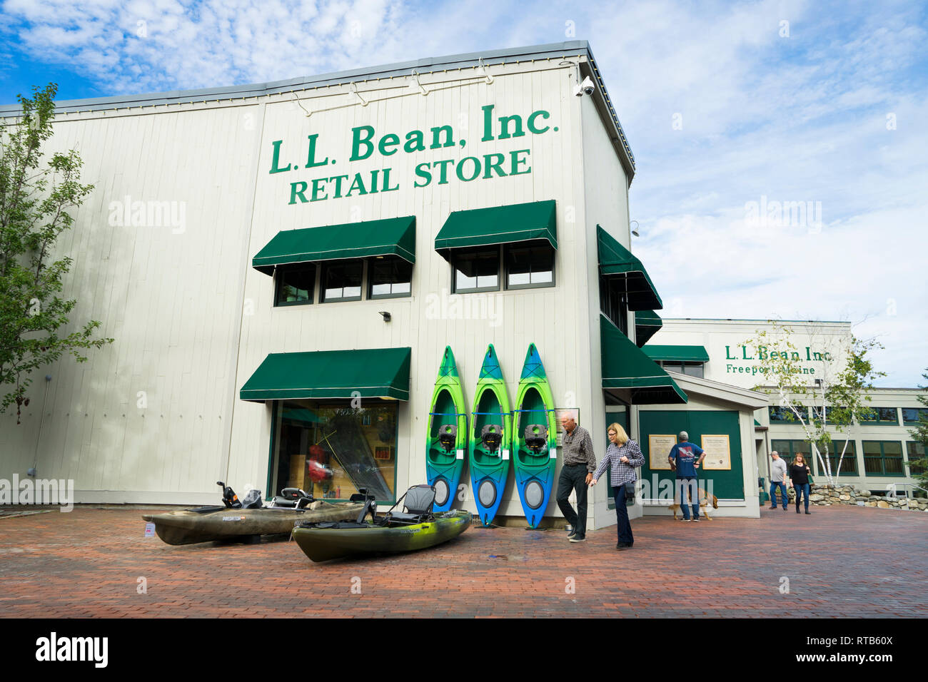 Outdoor plaza di L.L.Bean negozio principale in Freeport, Maine, Stati Uniti d'America. Foto Stock
