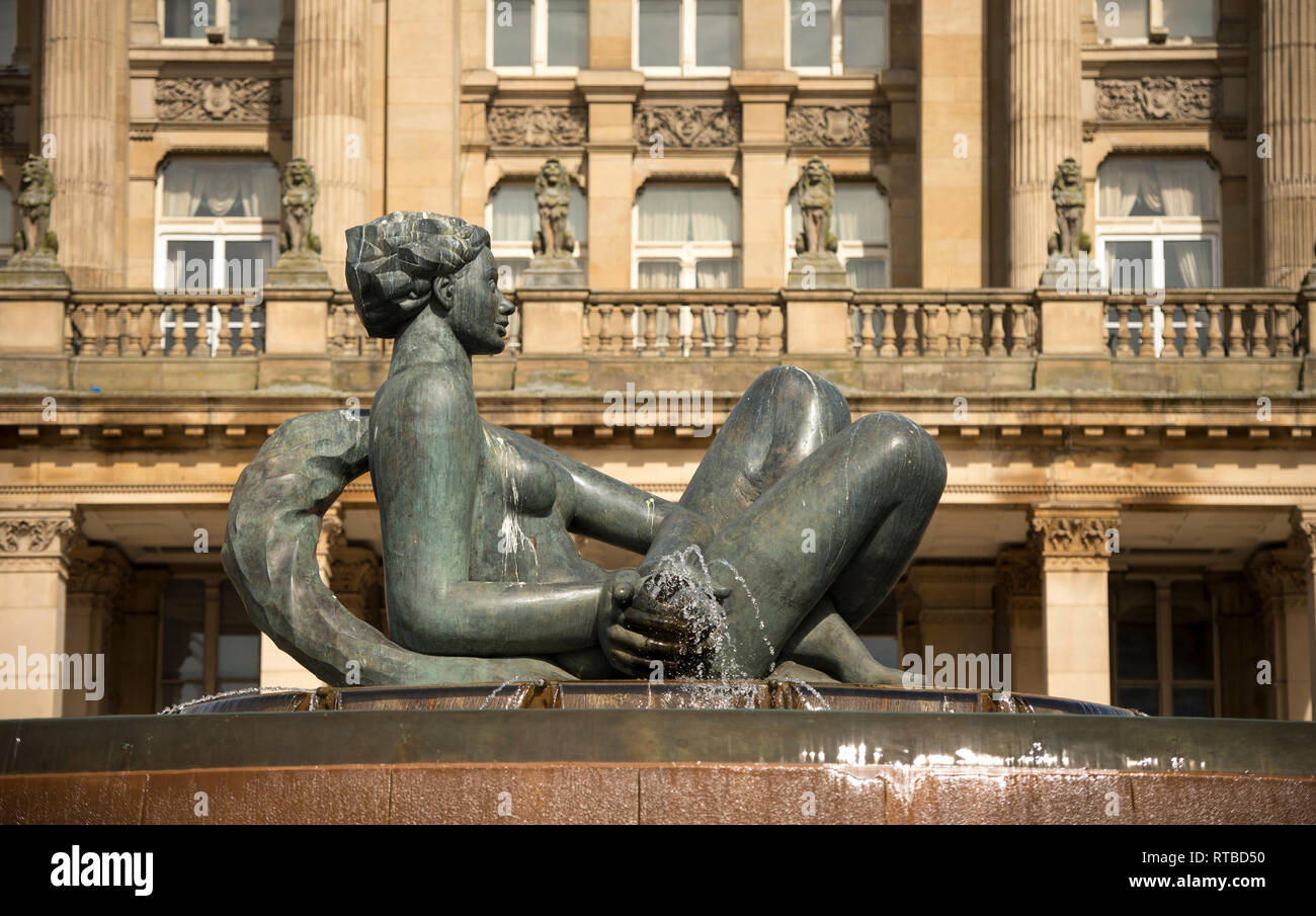 Il fiume, una funzione di acqua in Victoria Square, Birmingham, West Midlands, Inghilterra. Foto Stock