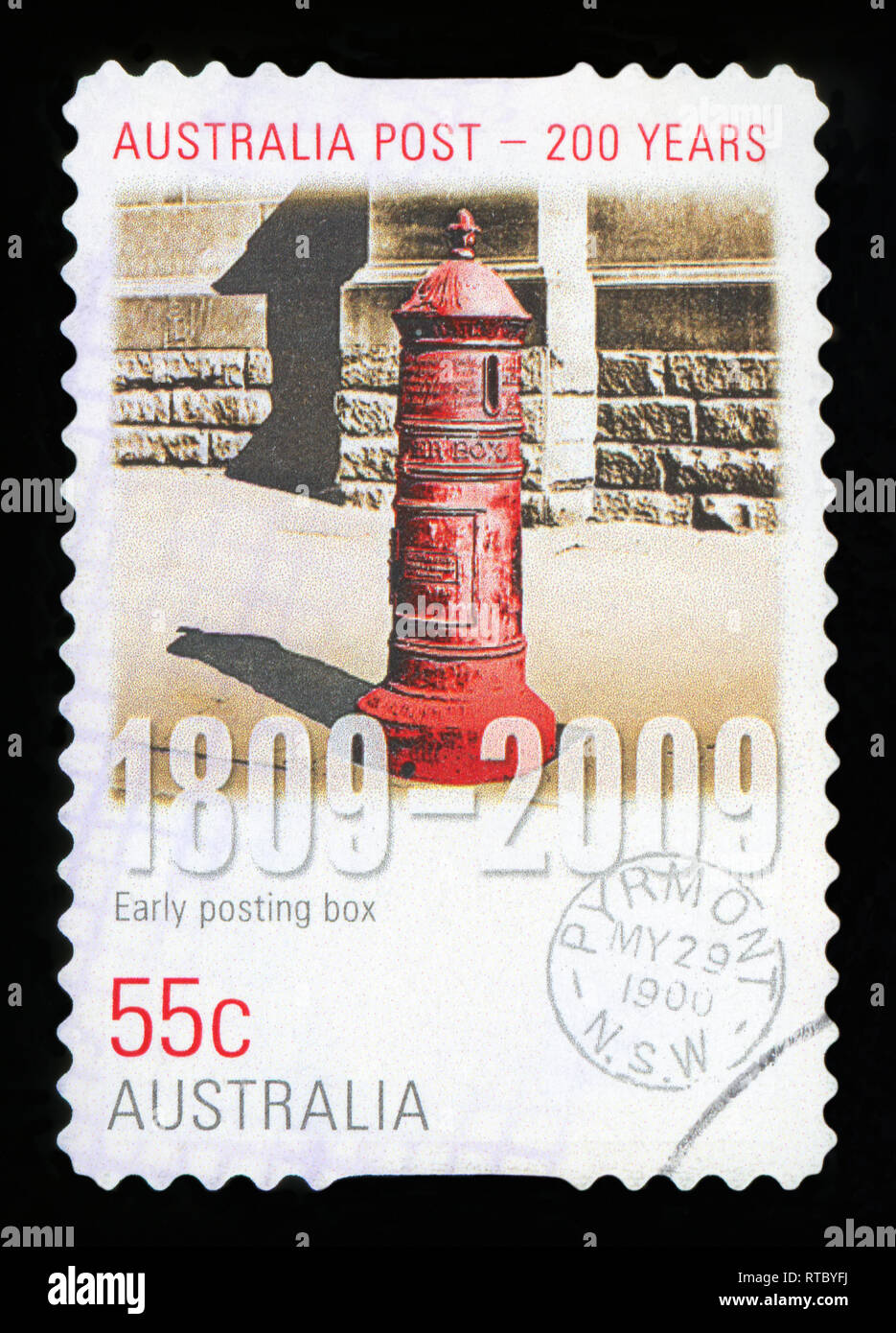 AUSTRALIA - circa 2009 : un australiano timbro postale annullato che ritrae la prima pubblicazione di box - Australia post 200 anni, circa 2009 Foto Stock