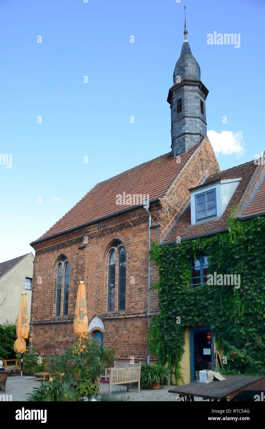 Cappella Siechenhauskapelle, pittoresca e incantevole Siechenstrasse street, Neuruppin, Brandeburgo, Germania, Europa Foto Stock