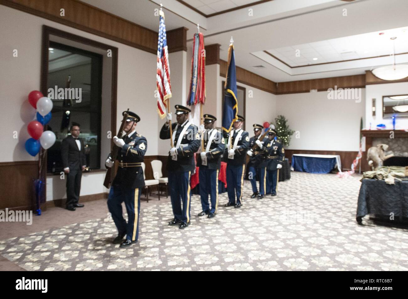 La 81st Readiness soldati di divisione, noto come Wildcats, celebrato l'unità il centesimo anno di servizio per gli Stati Uniti Esercito e la nazione durante la 81RD Centennial sfera, a Fort Jackson, S.C., 9 febbraio 2019 presso il Circolo Ufficiali. Foto Stock