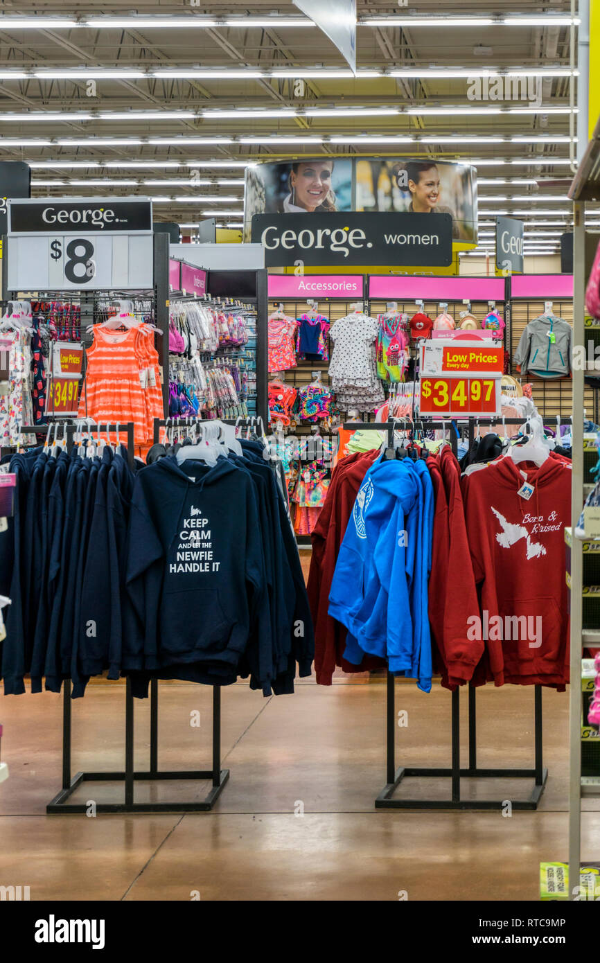 George gamma di abbigliamento femminile per la vendita in un supermercato  Walmart Foto stock - Alamy