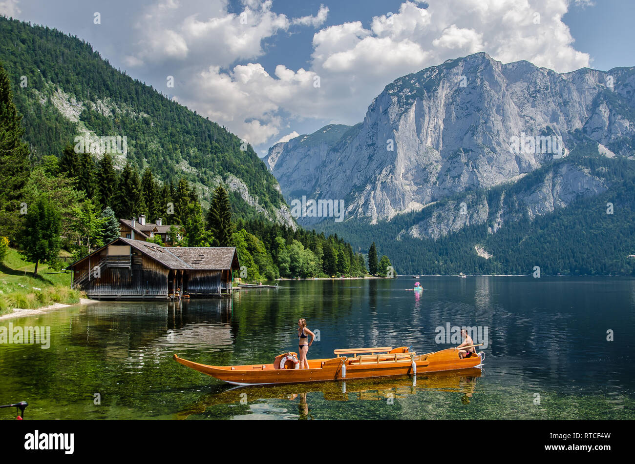 Il lago di Altaussee: il leggendario gioiello della regione del Salzkammergut Foto Stock