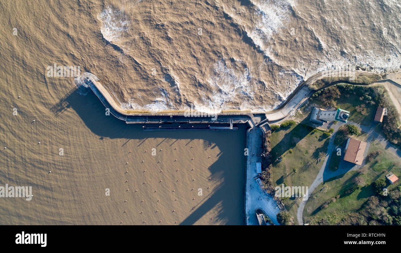 Foto aerea di La Valliere faro in Saint Georges de Didonne port Foto Stock