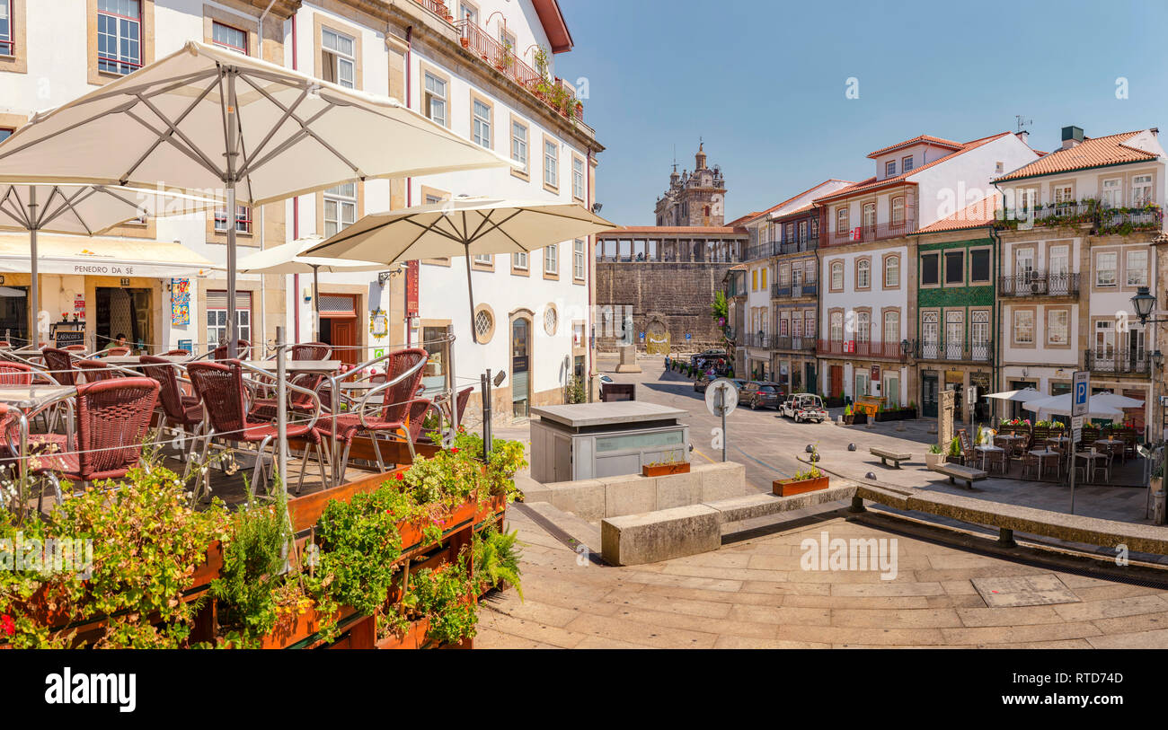 Praça Dom Duarte square, la Cattedrale di Viseu, Viseu, in Portogallo Foto Stock