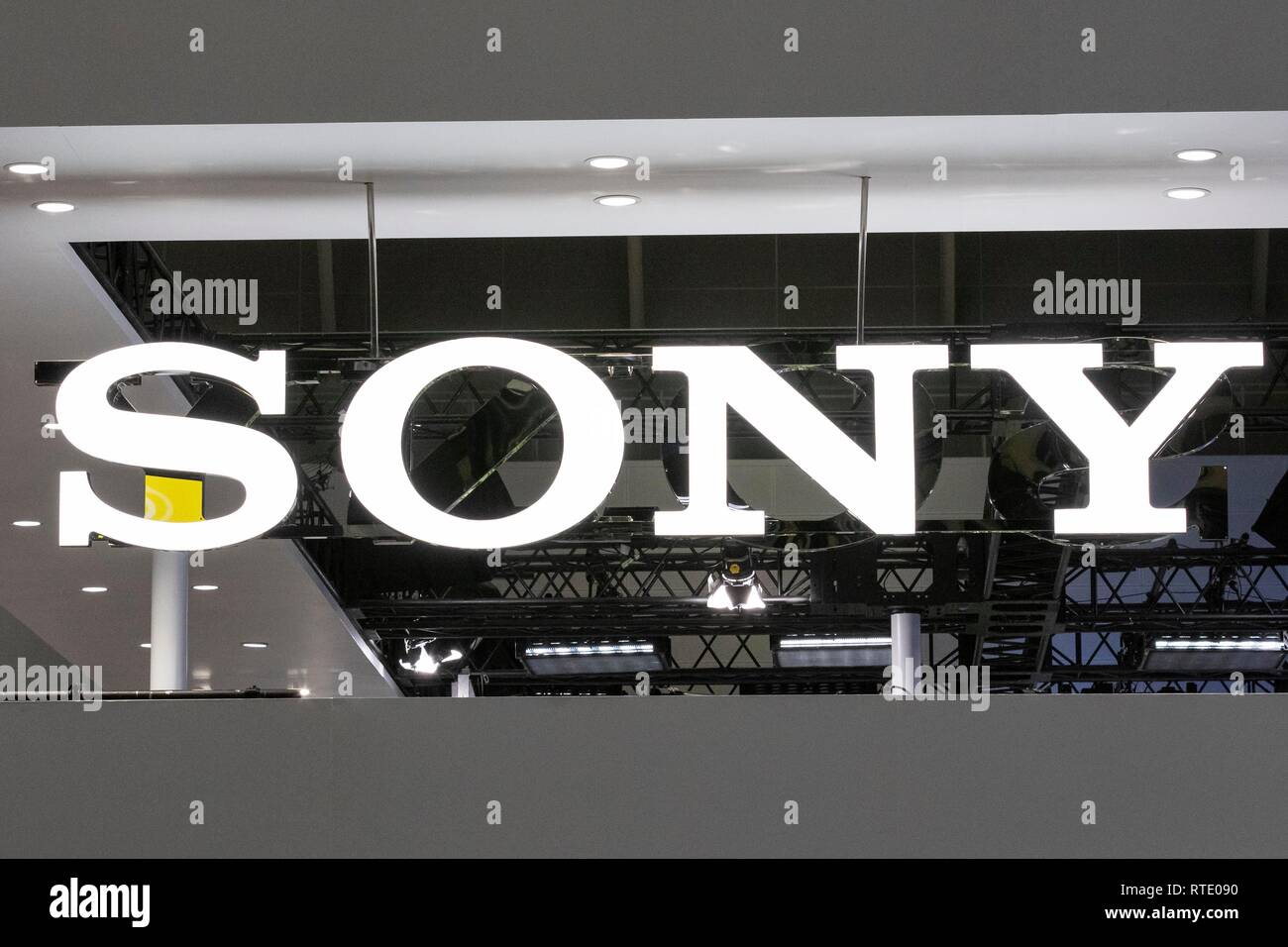 Un logo di Sony è visto durante il CP Plus Camera & Photo Imaging Show 2019 Il 28 febbraio 2019 a Yokohama, Giappone. Il CP Plus in mostra le più recenti tecnologie per telecamere e photo imaging in Giappone nel 1148 espositore stand. Gli organizzatori si aspettano di attrarre 70.000 visitatori durante i quattro giorni di mostra. Quest'anno la mostra si terrà presso il Pacifico Yokohama e OSANBASHI Hall e durerà fino al 3 marzo. Credito: Rodrigo Reyes Marin/AFLO/Alamy Live News Foto Stock