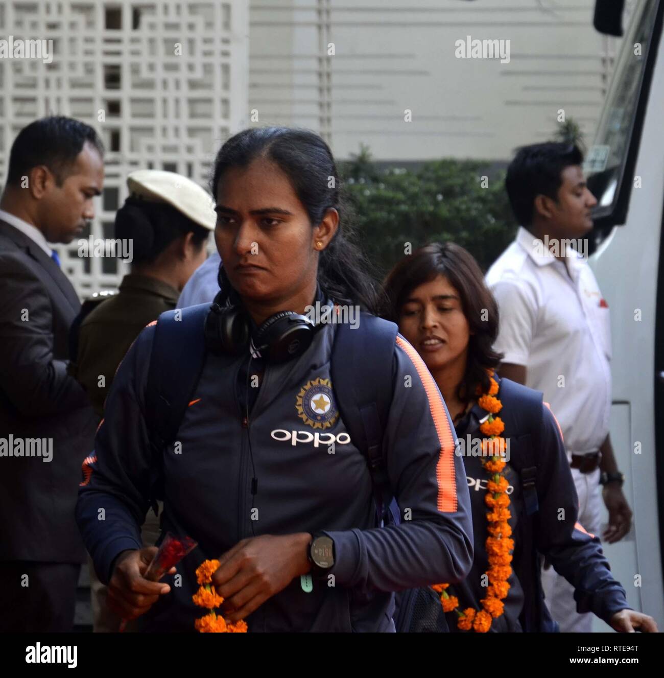 Guwahati, Assam, India. 01 Mar, 2019. Le donne indiane's Cricket team arriva a Guwahati il Mar 01, 2019. Una donna serie di cricket tra India e Inghilterra. Le donne indiane T20 partita di cricket contro l'Inghilterra si terrà dal 4 Marzo al 10 marzo 2019, a Barsapara stadium di Guwahati. Credito: Hafiz Ahmed/Alamy Live News Foto Stock