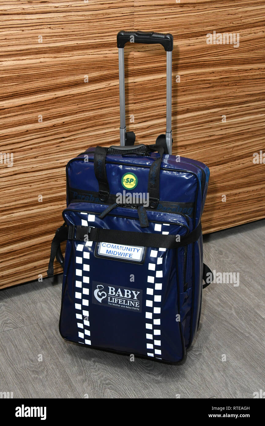 Londra, Regno Unito. 1 Marzo, 2019. Lancio del nuovo Regno Unito home standardizzato la sacca di erogazione per ostetriche, in nome della carità di maternità Baby Lifeline, a Sub-Zero & Wolf Showroom. Baby Lifeline ha sviluppato il nuovo sacchetto, insieme con i suoi contenuti e processi, in congiunzione con un leader esperto gruppo clinico. Sei NHS Trust sarà anche provando la borsa e contenuto nei prossimi mesi. Credito: Nils Jorgensen/Alamy Live News Foto Stock