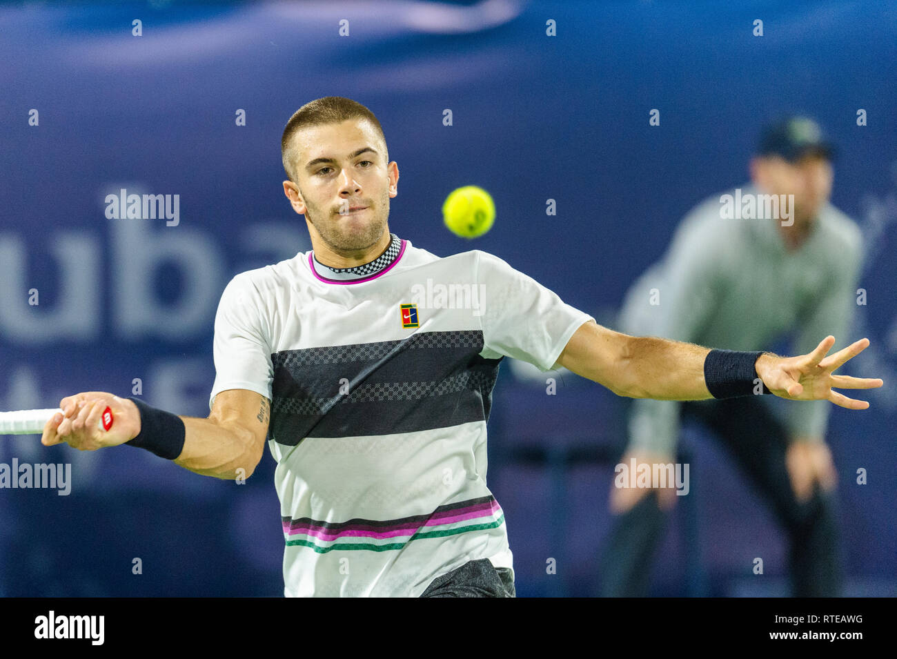 Dubai, EAU. 1 Marzo, 2019. Borna Coric della Croazia in semifinale partita contro Roger Federer durante il Dubai Duty Free campionato di tennis presso il Dubai International Tennis Stadium, Dubai, UAE il 01 marzo 2019. Foto di concedere l'inverno. Credit: UK Sports Pics Ltd/Alamy Live News Foto Stock