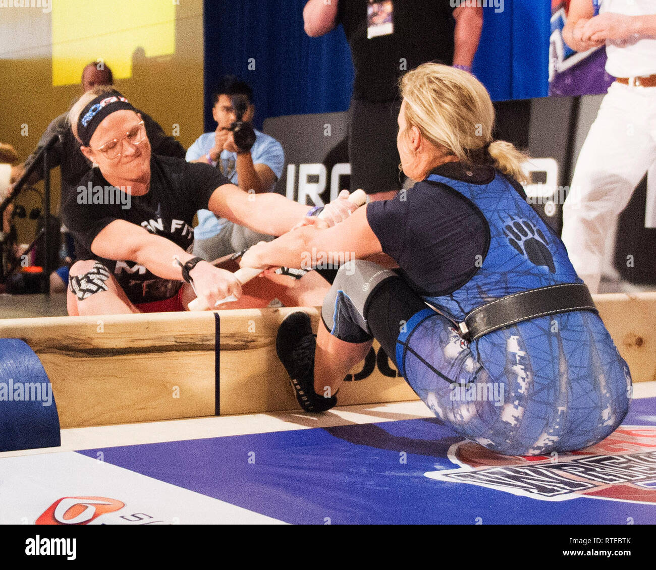 Columbus, Stati Uniti d'America. 01 Mar, 2019. 1 marzo 2019: Brandie Porter compete nel wrestling MAS la concorrenza a Arnold Sports Festival in credito: Brent Clark/Alamy Live News Foto Stock