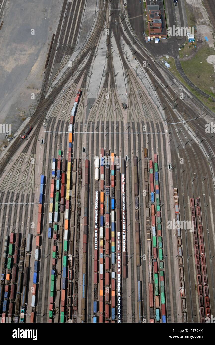 Vista aerea, via sistema con treni merci, Maschen cantiere di smistamento, Bassa Sassonia, Germania Foto Stock