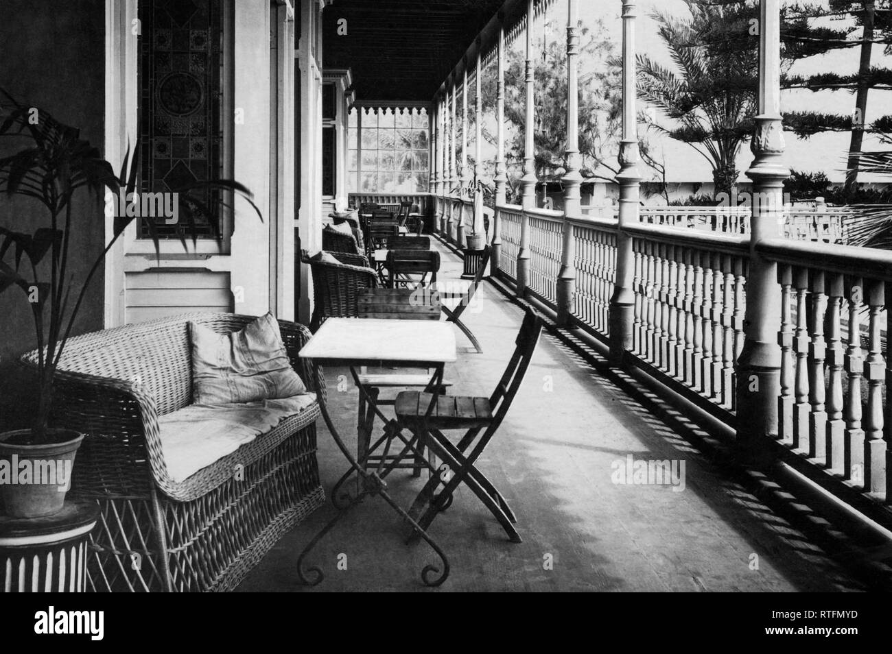 La Spagna, l'arcipelago delle Canarie, las palmas, la veranda che si affaccia sul mare hotel Metropole, 1920-30 Foto Stock