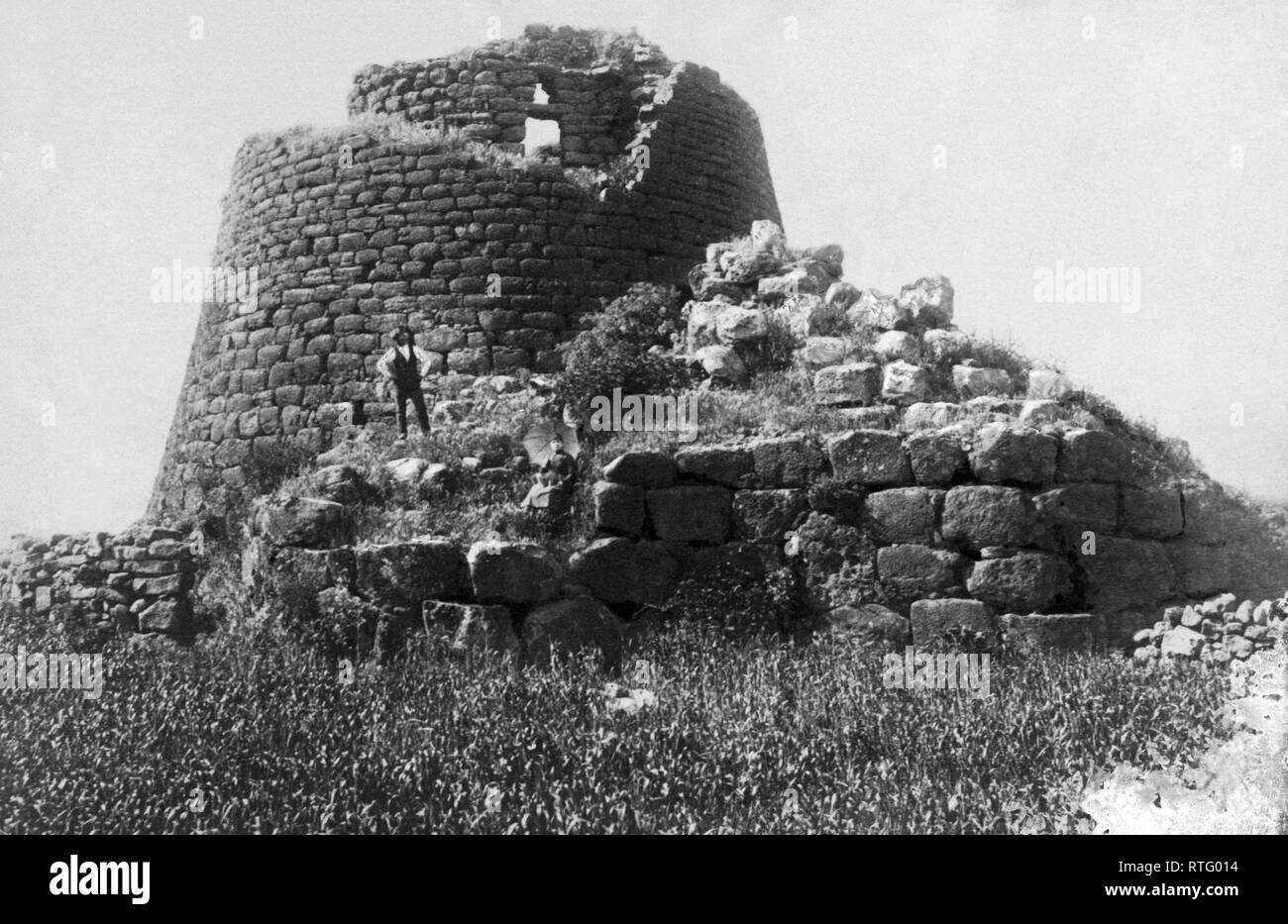 L'Italia, Sardegna, un dolmen di Santu Antine di Torralba, 1900-10 Foto Stock