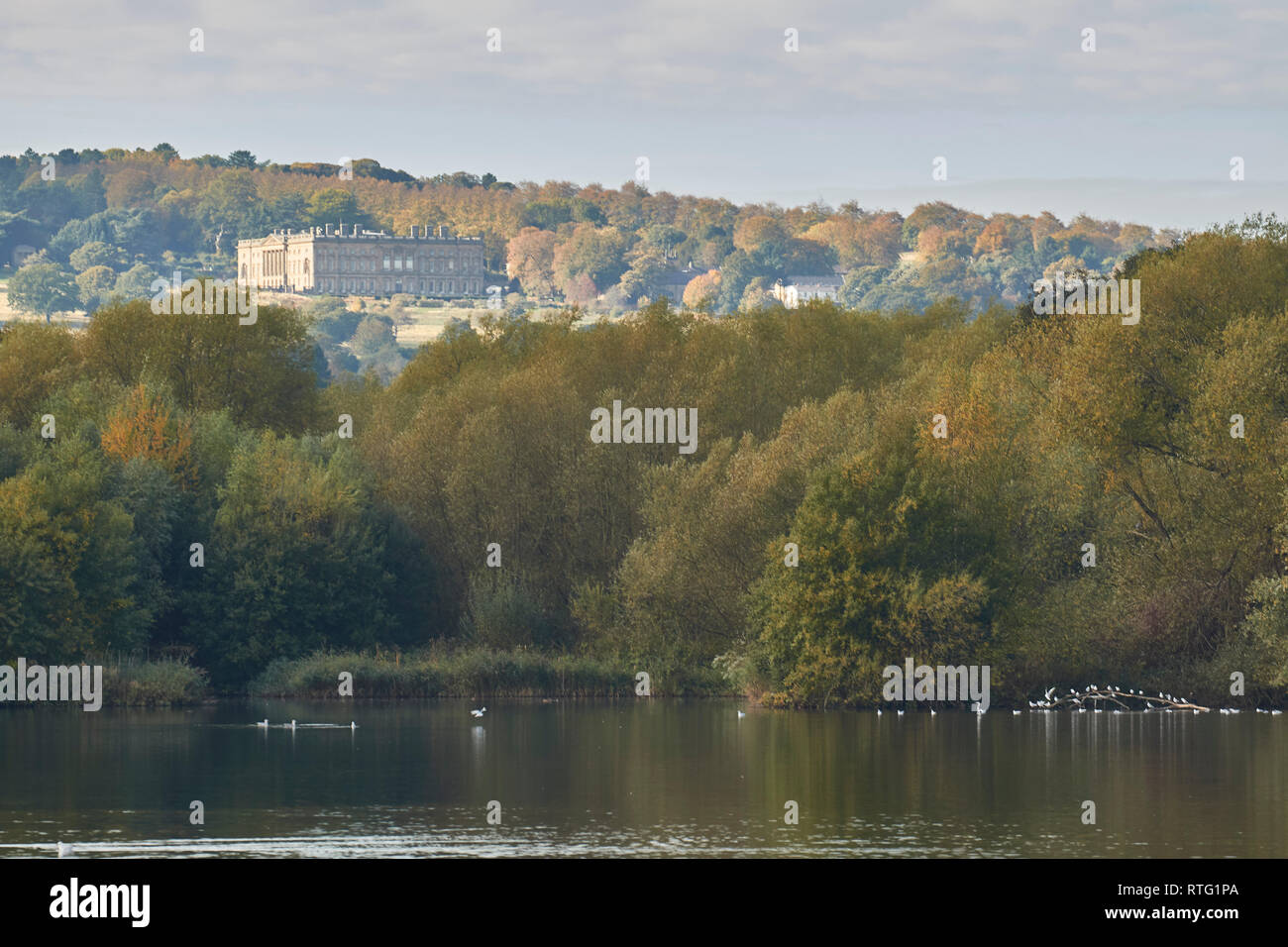 Wentworth Giardini di Castello dal mulino Worsbrough serbatoio paesaggio autunnale, South Yorkshire, Inghilterra, Regno Unito, Europa Foto Stock