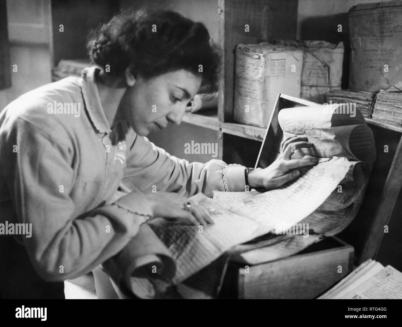 Dipendente, archivio di antiche scritture, noli, liguria, Italia, 1955 Foto Stock