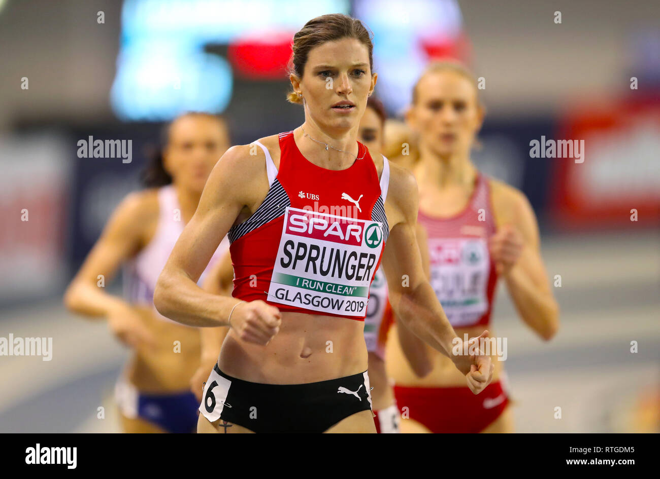 Svizzera di Lea Sprunger compete Donne 400m 5 di calore nel durante il giorno uno degli Europei Indoor di Atletica a Emirates Arena, Glasgow. Foto Stock