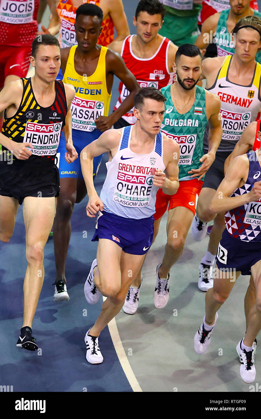 Gran Bretagna Chris O'Hare compete in Uomini 3000m 2 di calore durante il giorno uno degli Europei Indoor di Atletica a Emirates Arena, Glasgow. Foto Stock