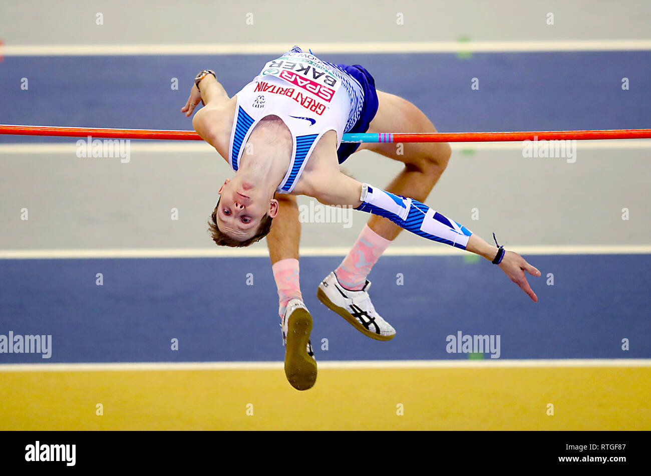Gran Bretagna Chris Baker compete in Uomini Salto in alto qualifica durante il giorno uno degli Europei Indoor di Atletica a Emirates Arena, Glasgow. Foto Stock
