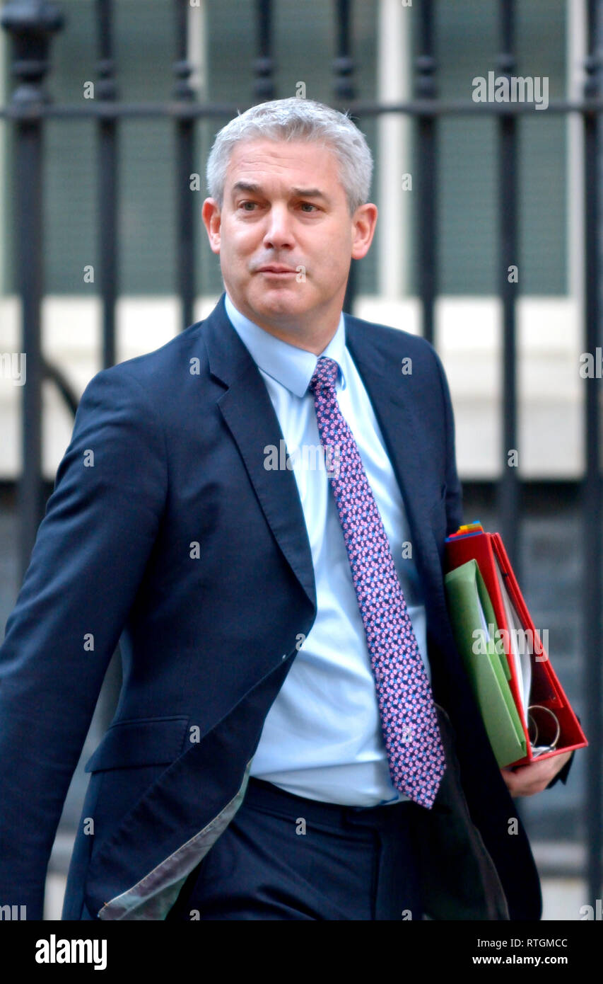 Steve Barclay MP - Segretario di Stato per l'uscita dall'Unione europea - uscita da Downing Street dopo una riunione del gabinetto, 26.02.2019 Foto Stock