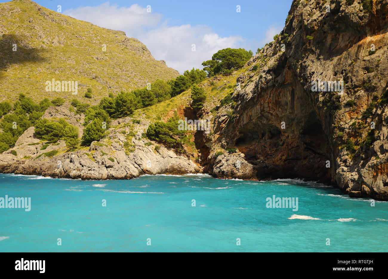 La baia di Sa Calobra nella Serra de Tramuntana, Mallorca Foto Stock