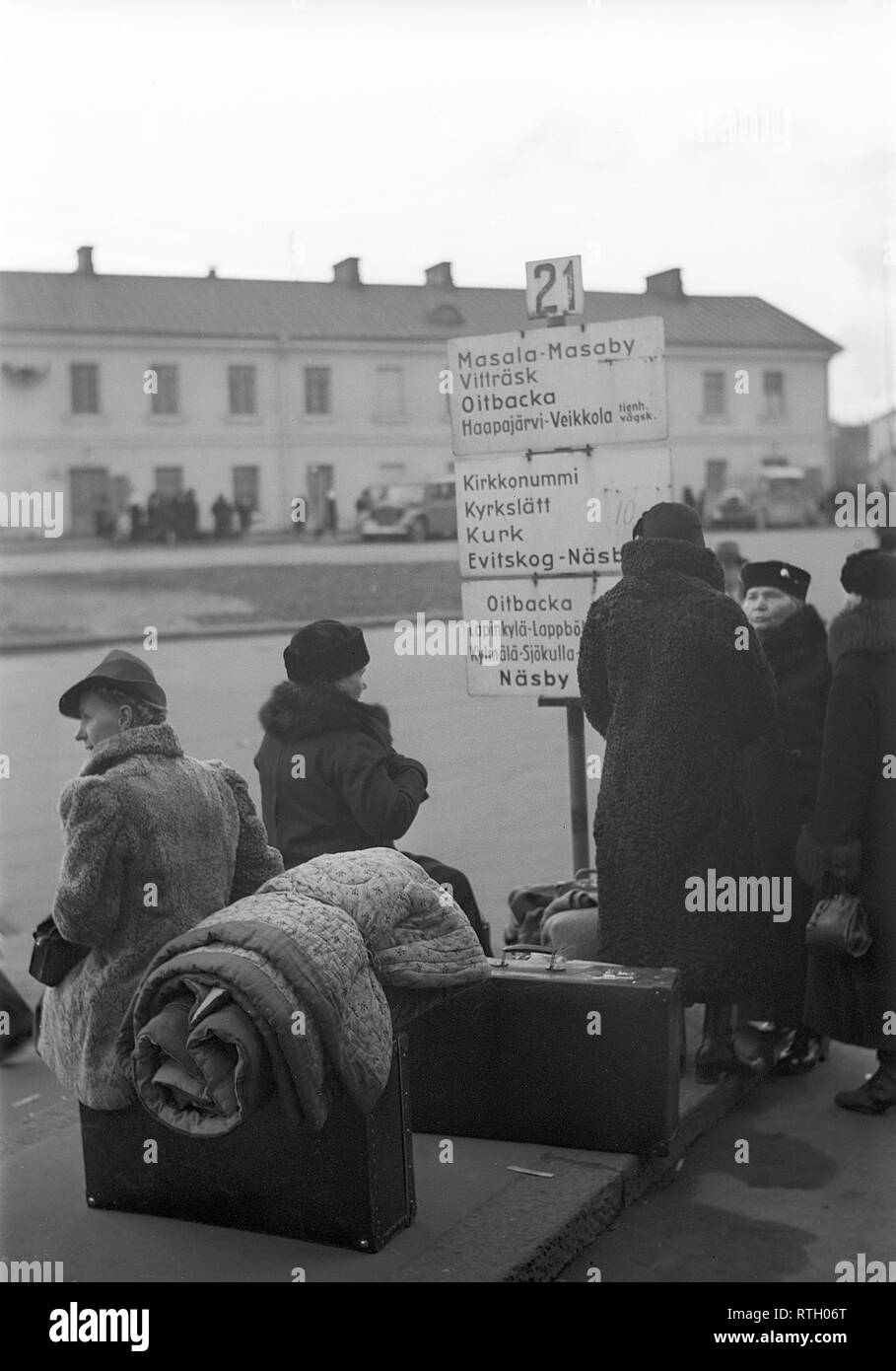 La guerra d'inverno. Un conflitto militare tra Unione sovietica e Finlandia. Si è cominciato con un invasione sovietica nel novembre 1939 quando infantery sovietica attraversato il confine sul Karelian istmo. Circa 9500 volontari svedesi hanno partecipato i soldati in guerra. Qui una strada vista da Finlands capitol Helsinki dove la gente viene evacuato dalla città a causa del massiccio bombardamento sovietico. Dicembre 1939 Photo Kristoffersson ref 98-1. Foto Stock