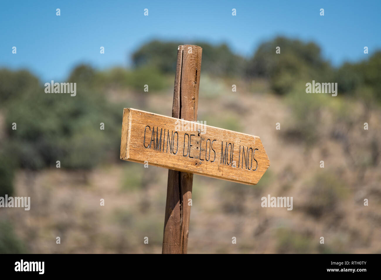 Camino de los Molinos segno nel villaggio di Mairena, Andalusia, Spagna Foto Stock