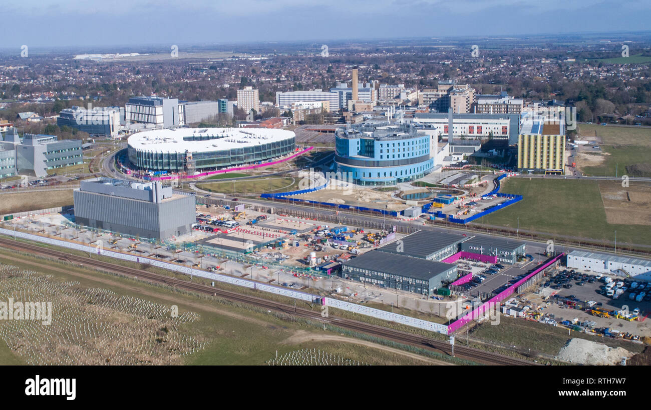 Magazzino fotografia aerea del Cambridge Campus Biomedico che include Addenbrooke's Hospital e il Royal Papworth Hospital di Cambridge, Cambridgeshire, Regno Unito. Foto Stock