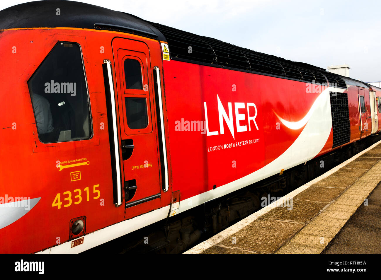 LNER treno in arrivo la mattina presto a Montrose Scozia in rotta per Kings Cross LONDON REGNO UNITO Foto Stock