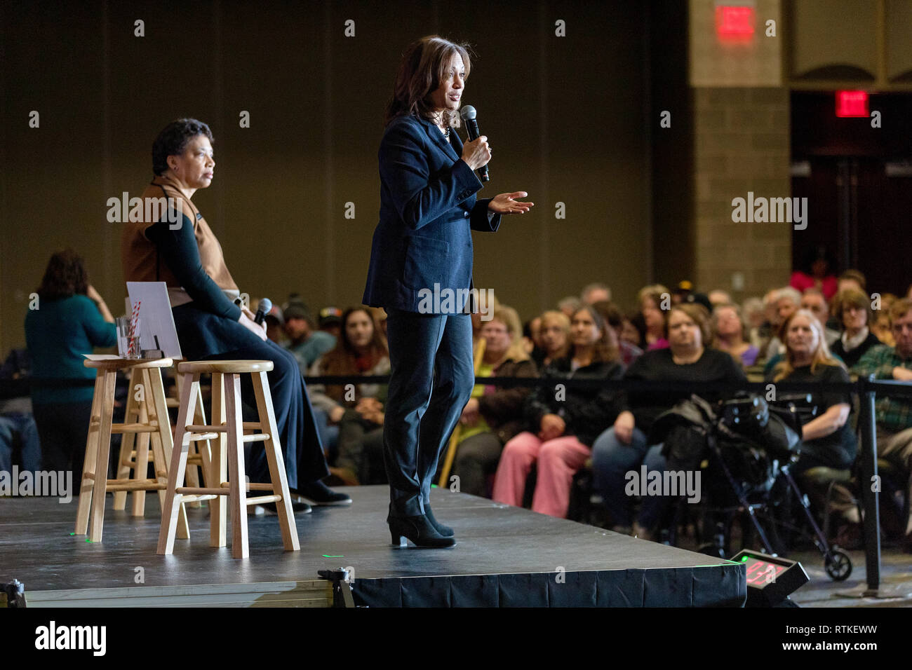 Bettendorf, Iowa, USA. Il 24 febbraio, 2019. In California il senatore Kamala Harris ha organizzato una campagna presidenziale rally domenica presso il Quad Città Waterfron Foto Stock