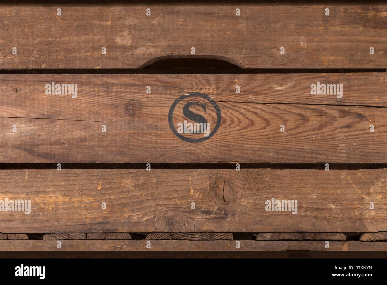 Rustiche tavole di legno da una vecchia scatola di vino. Foto Stock