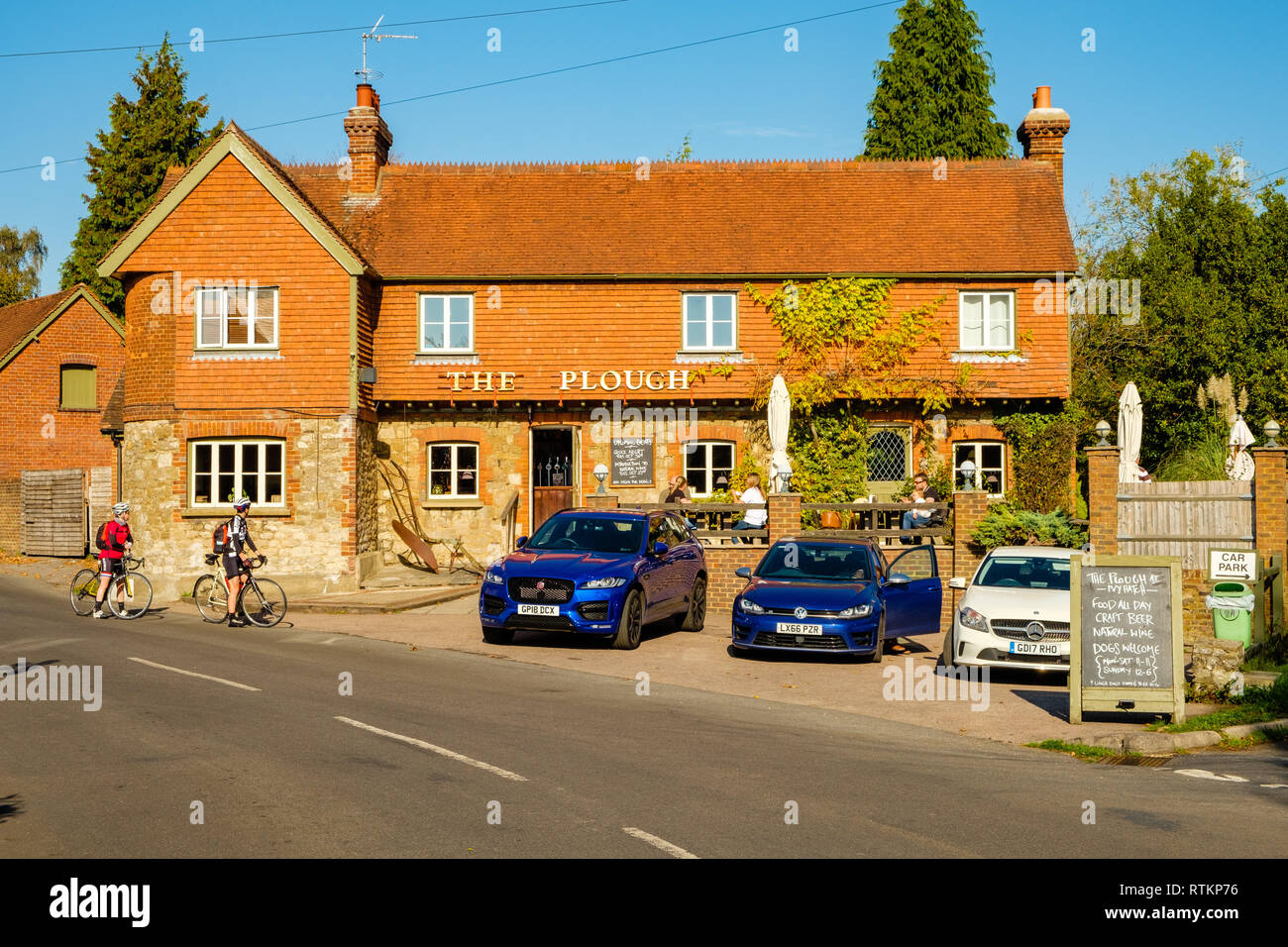 L'Aratro Public House, elevata Cross Road, Ivy Hatch, Kent Foto Stock