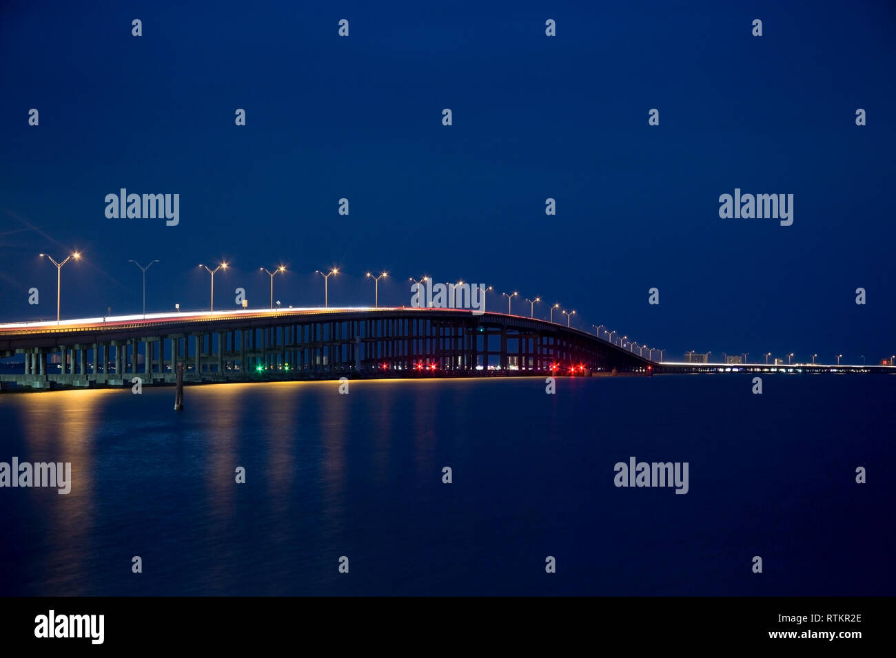 Regina Isabella Memorial Bridge al Blue ora da Port Isabel, Texas Foto Stock