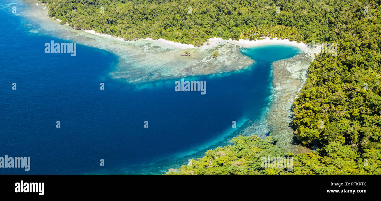 Vista aerea del Raja Ampat isole, Papua occidentale, in Indonesia, Oceano Pacifico Foto Stock