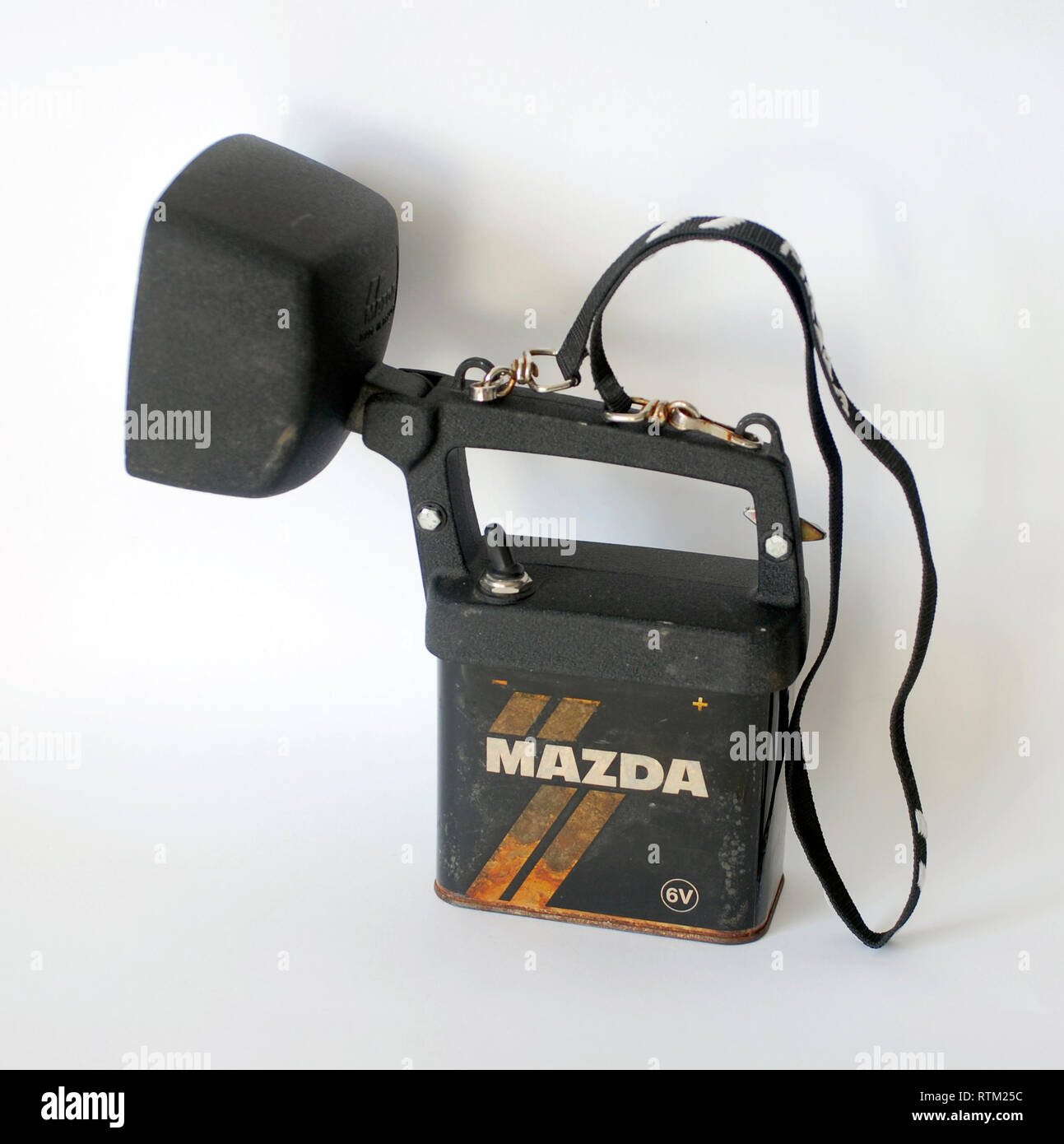 Vecchia torcia elettrica a batteria marca Mazda Foto Stock