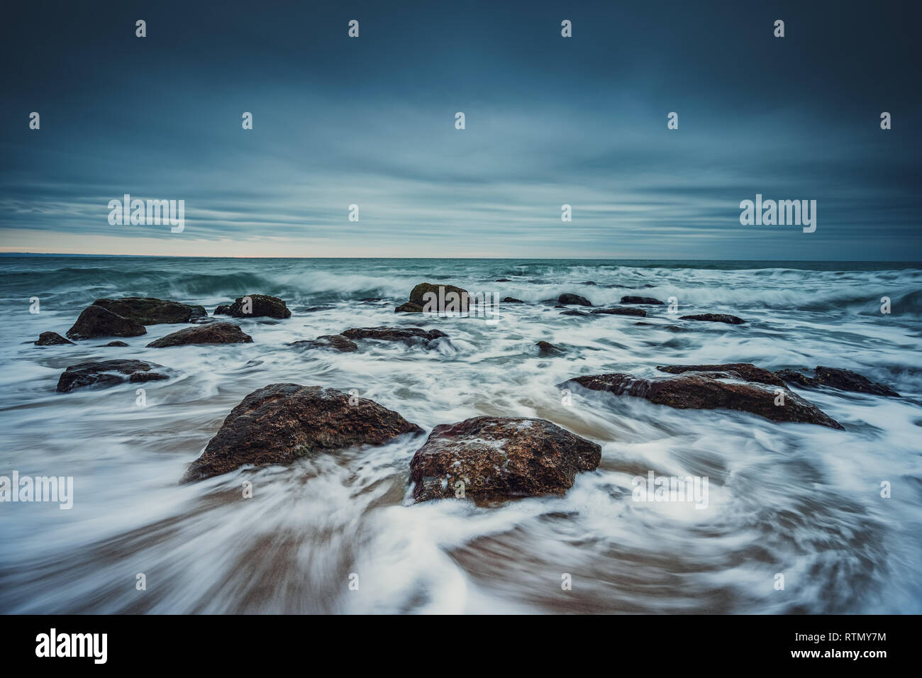 Bella cloudscape sul mare, sunrise shot Foto Stock