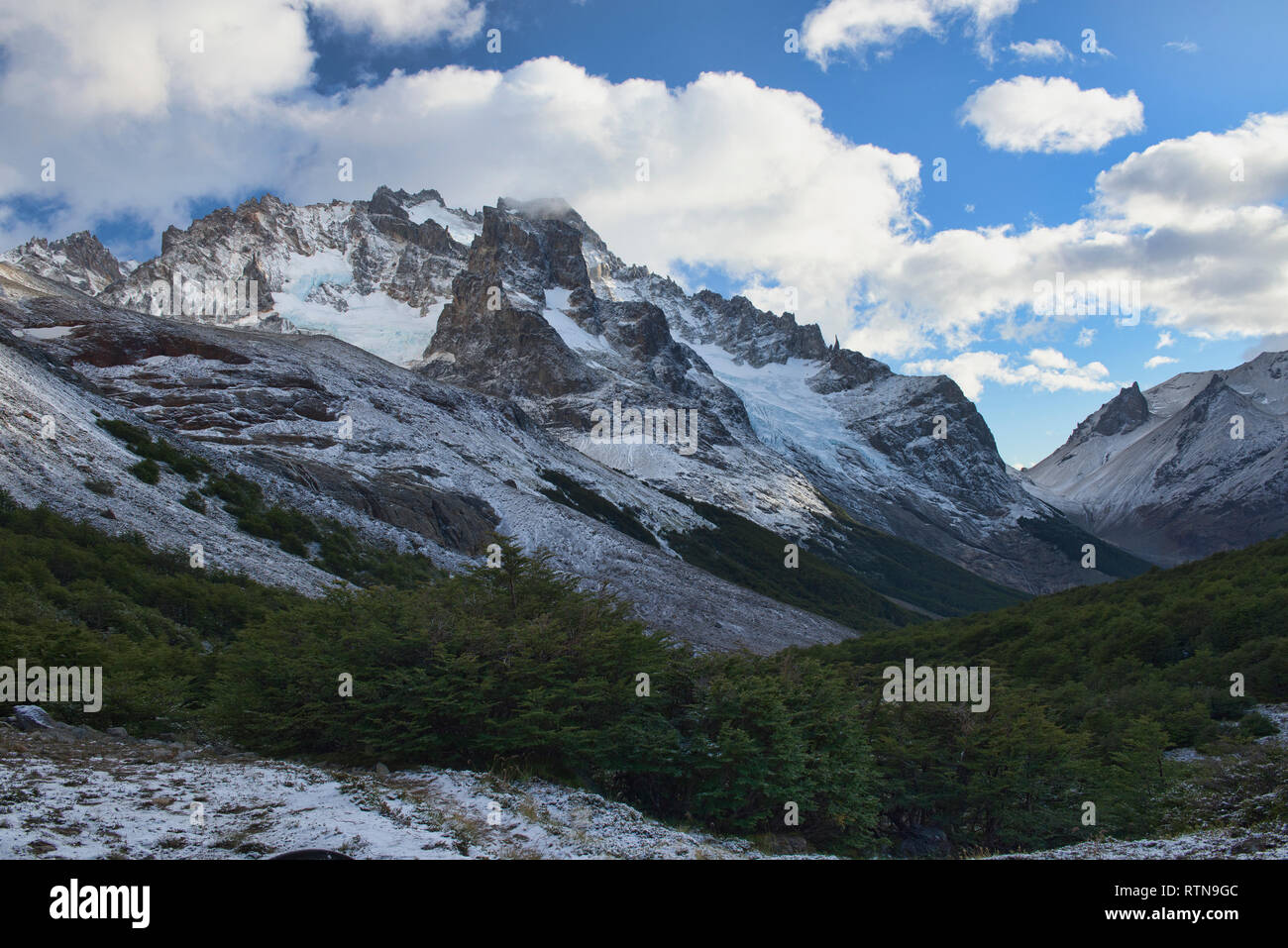 Epic paesaggio di montagna nella bellissima Cerro Castillo Riserva, Aysen, Patagonia, Cile Foto Stock