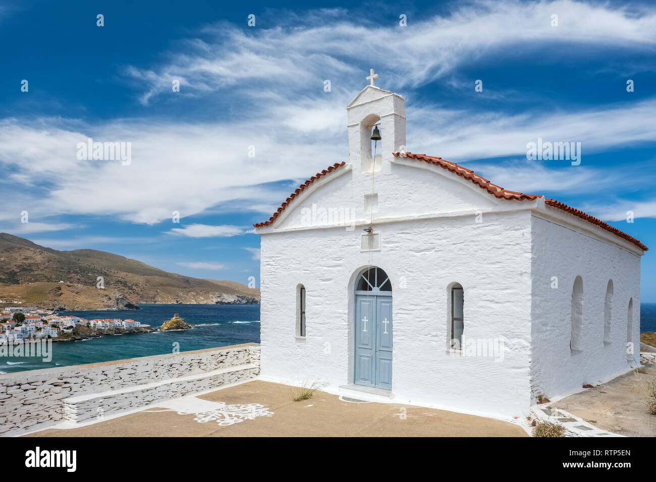 Cicladi chiesa ortodossa greca sull'isola di Andros, Cicladi Grecia Foto Stock