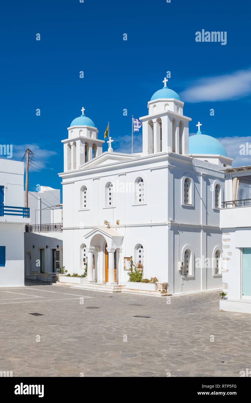 Cicladi chiesa greco ortodossa nella città di Parikia sull isola di Paros, Grecia. Foto Stock