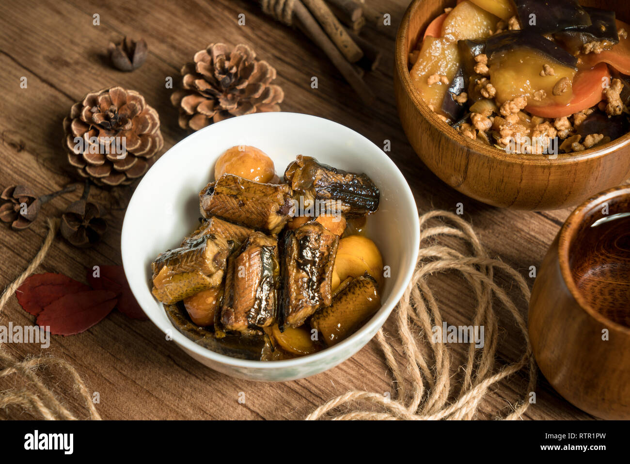 Fritti di castagne con anguilla finless Foto Stock