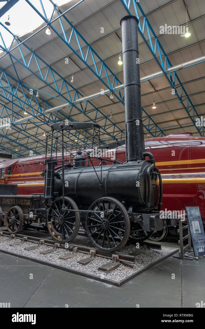 Il Agenoria, l'ultima del vecchio design motore a vapore in mostra al Museo nazionale delle ferrovie, York, UK. Foto Stock