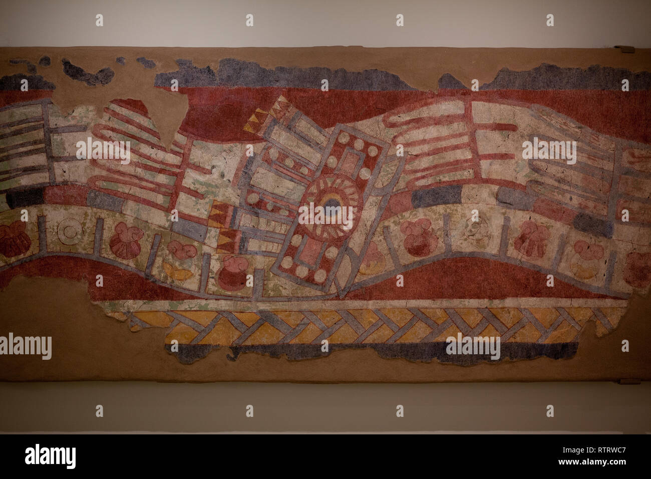 Murali dipinti provenienti dagli scavi di edifici presso l'antica pre-colombiano sito di Teotihuacan, Città del Messico, Messico Foto Stock